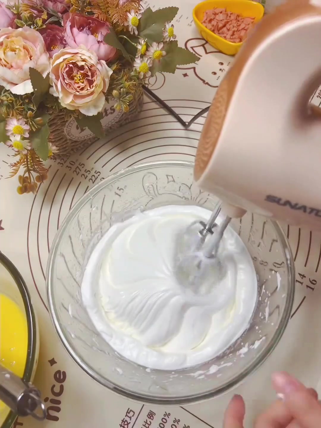 超好吃的爆浆肉松蛋糕，快来一起动手做！