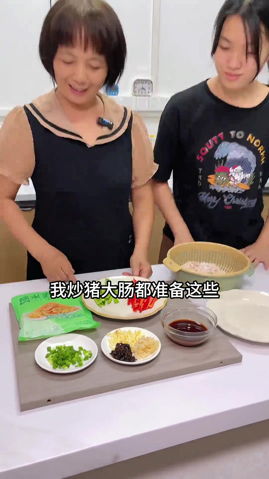 按此做的糯米笋炒猪大肠，爽脆入味，百吃不厌