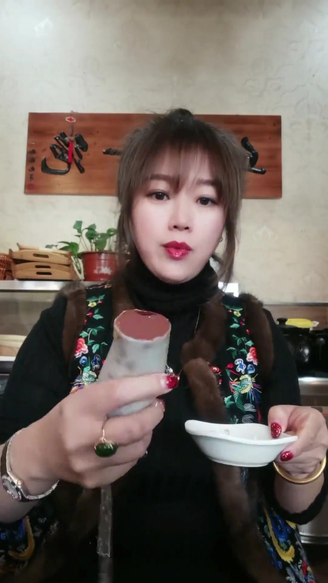 你有多久没吃到正宗的东北杀猪菜和血肠了?
