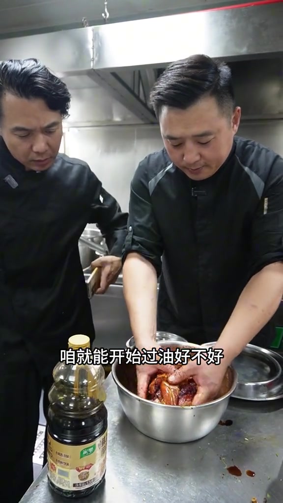 徐州把子肉才是特色美食，历史早于地锅鸡等外来菜