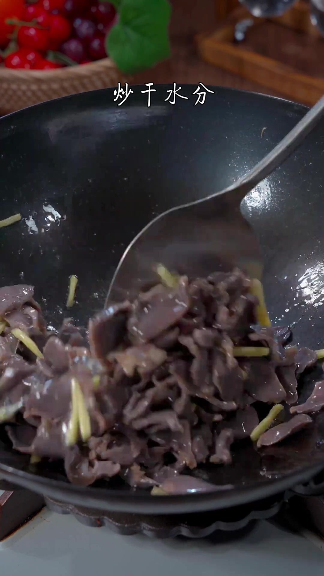 家庭版酸辣鸡胗，又香又脆，非常好吃下饭