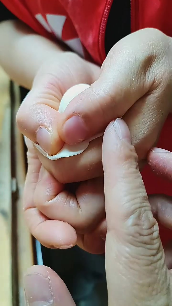 包饺子的技巧,看手法与步骤详解