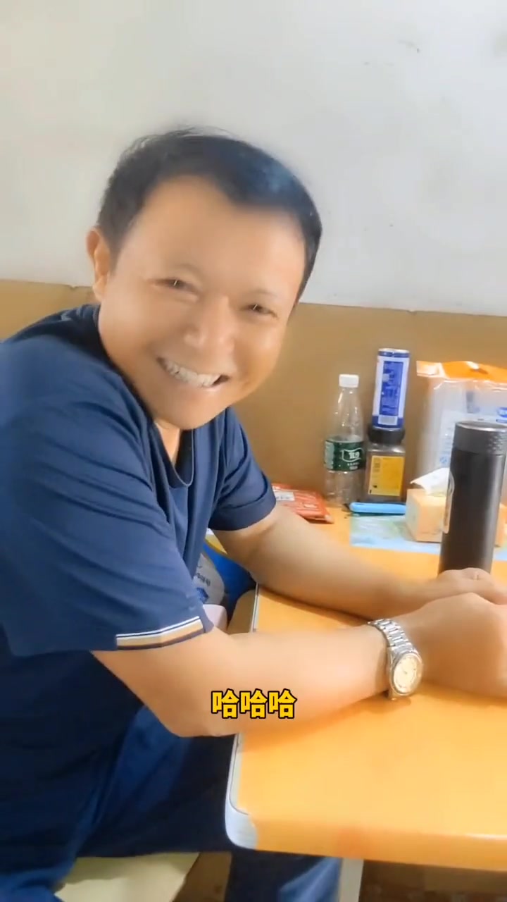 饭店奇葩菜名,女人四十黄花菜,男人四十花心大萝卜!