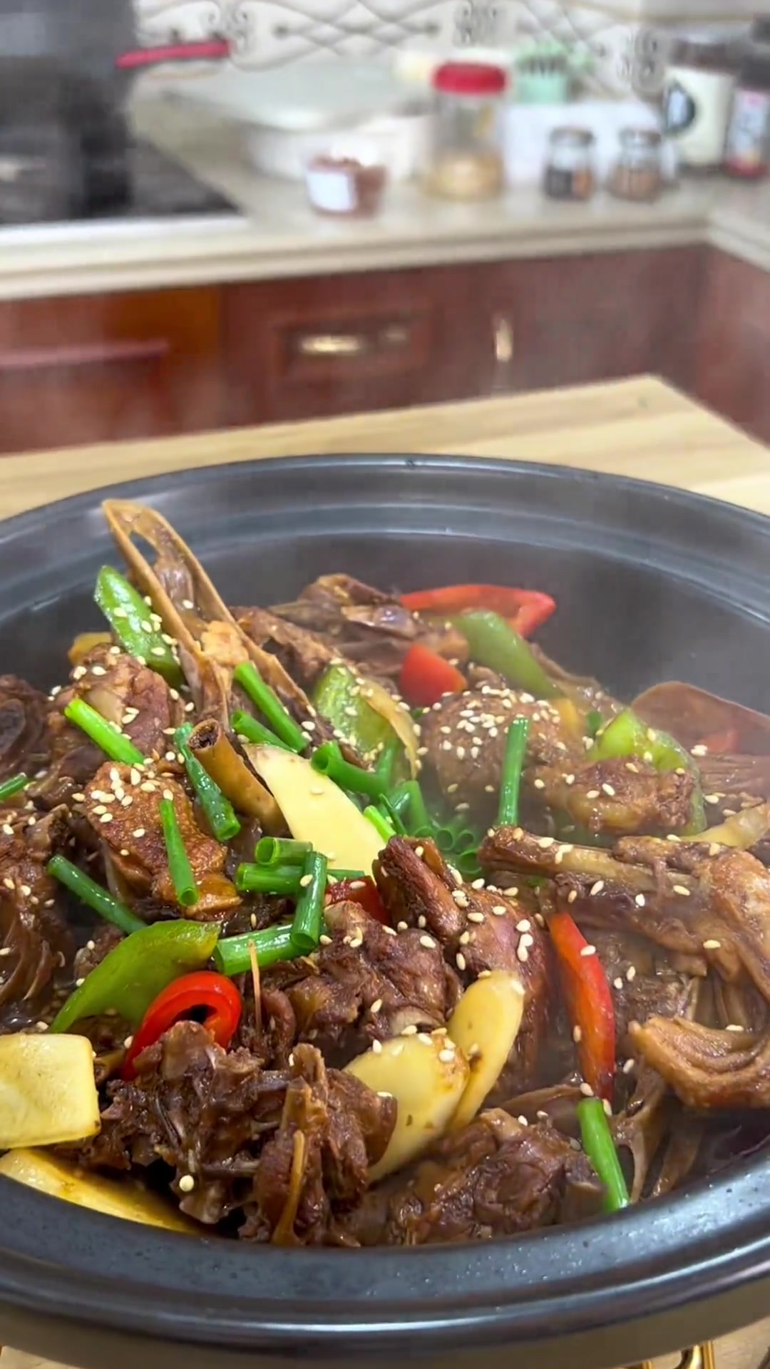 我认为麻鸭最好吃的做法是炒仔姜鸭,这天气首选,你呢?