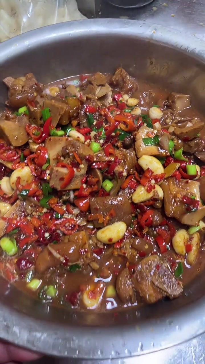 二姐夫碗碗菜，好食材铸就好口碑，独特厨艺赢得追随—强调品质核心竞争力