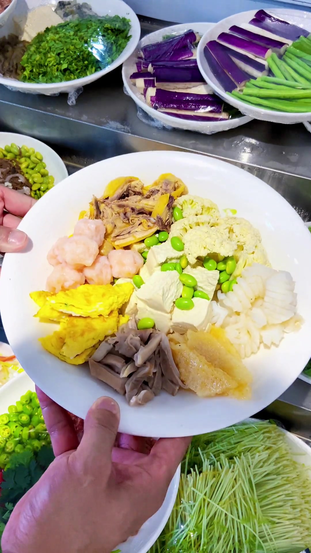 杭三鲜不错,用店里材料大乱烩,放拖鞋或许也好吃!