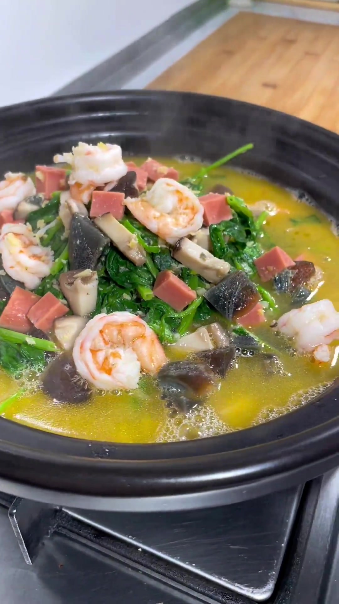 买回来的豌豆尖这样做上汤豌豆尖,天冷吃很暖和