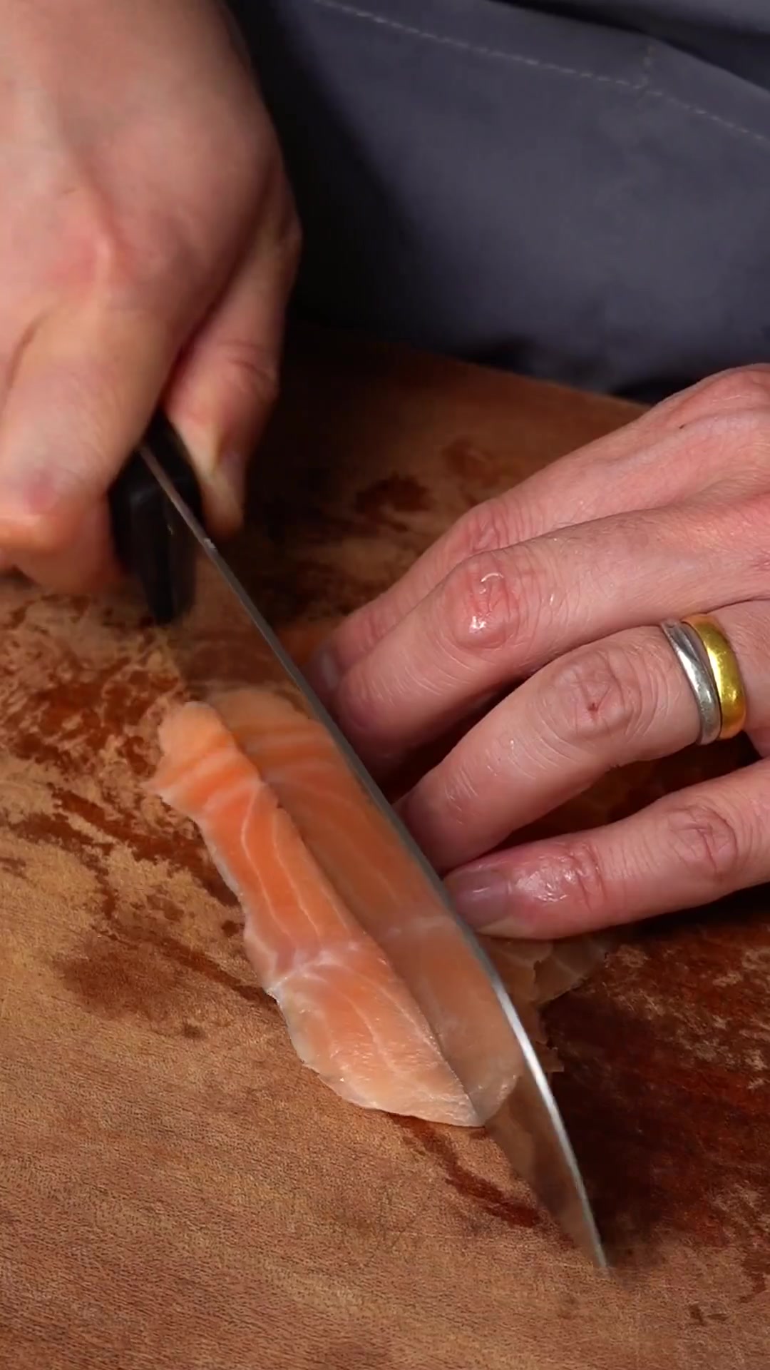 高颜值开胃菜——牛油果慕斯烟熏三文鱼