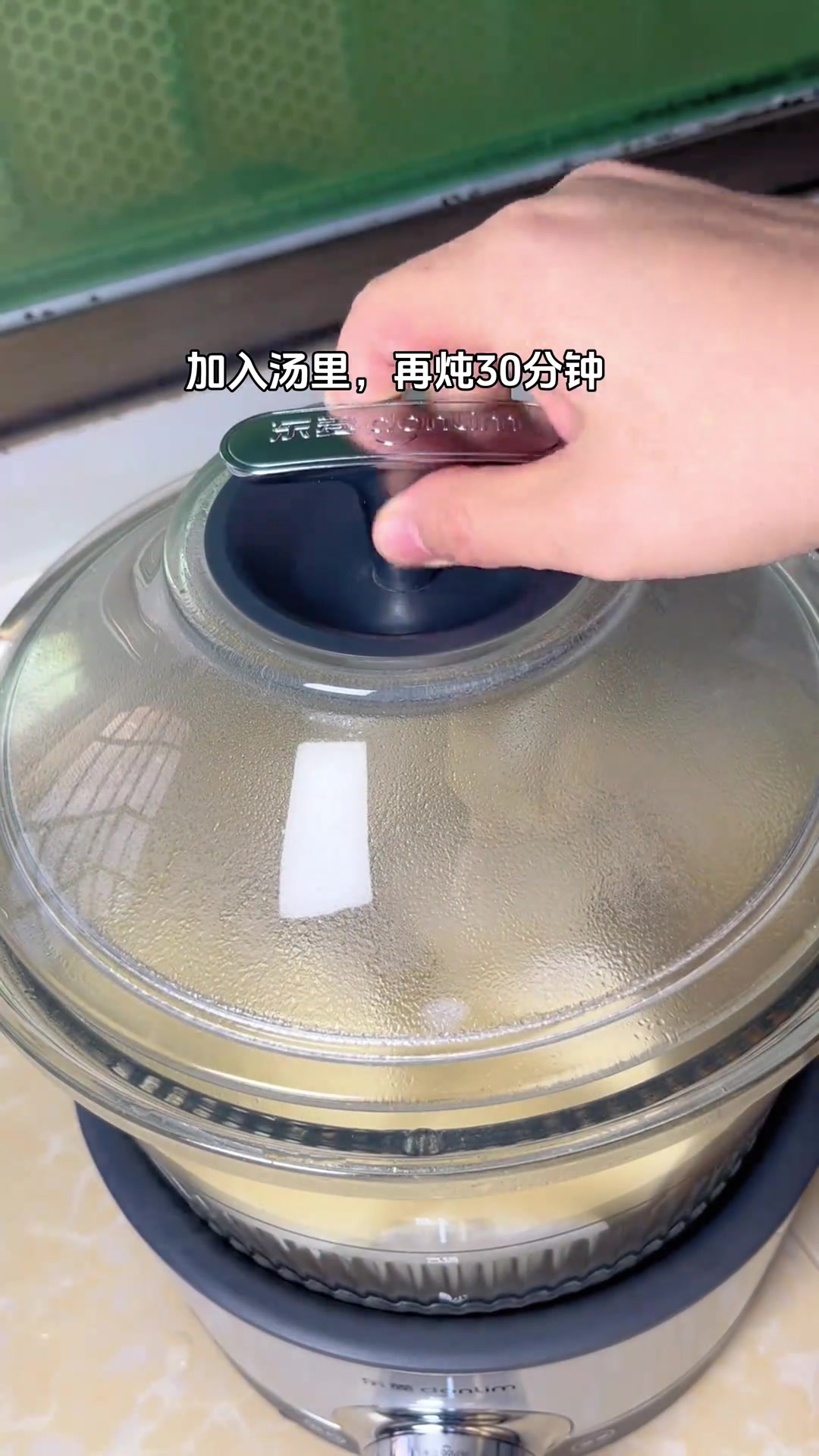 在家做个萝卜炖牛肉,汤鲜味美,搭配个干拌面