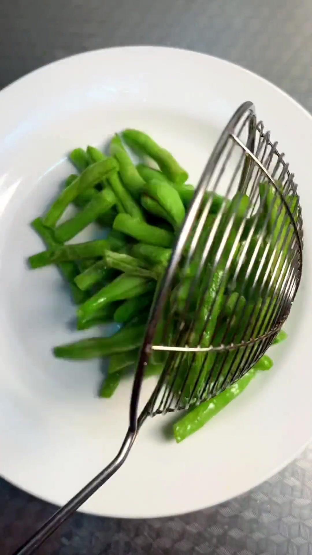 再简单的食物都有自己的灵魂,一道干煸豆角,麻辣好吃又下饭!