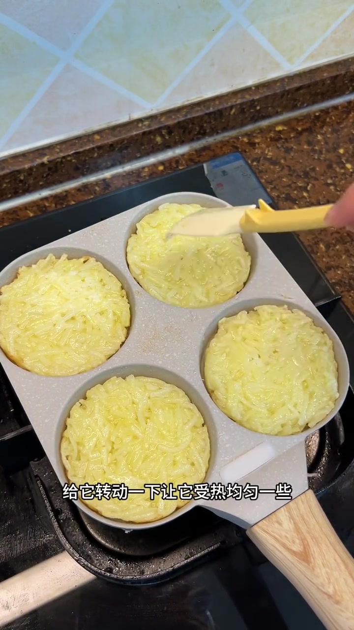 上来一下碗牛肉蛋花粥，还有kfc脆香薯饼
