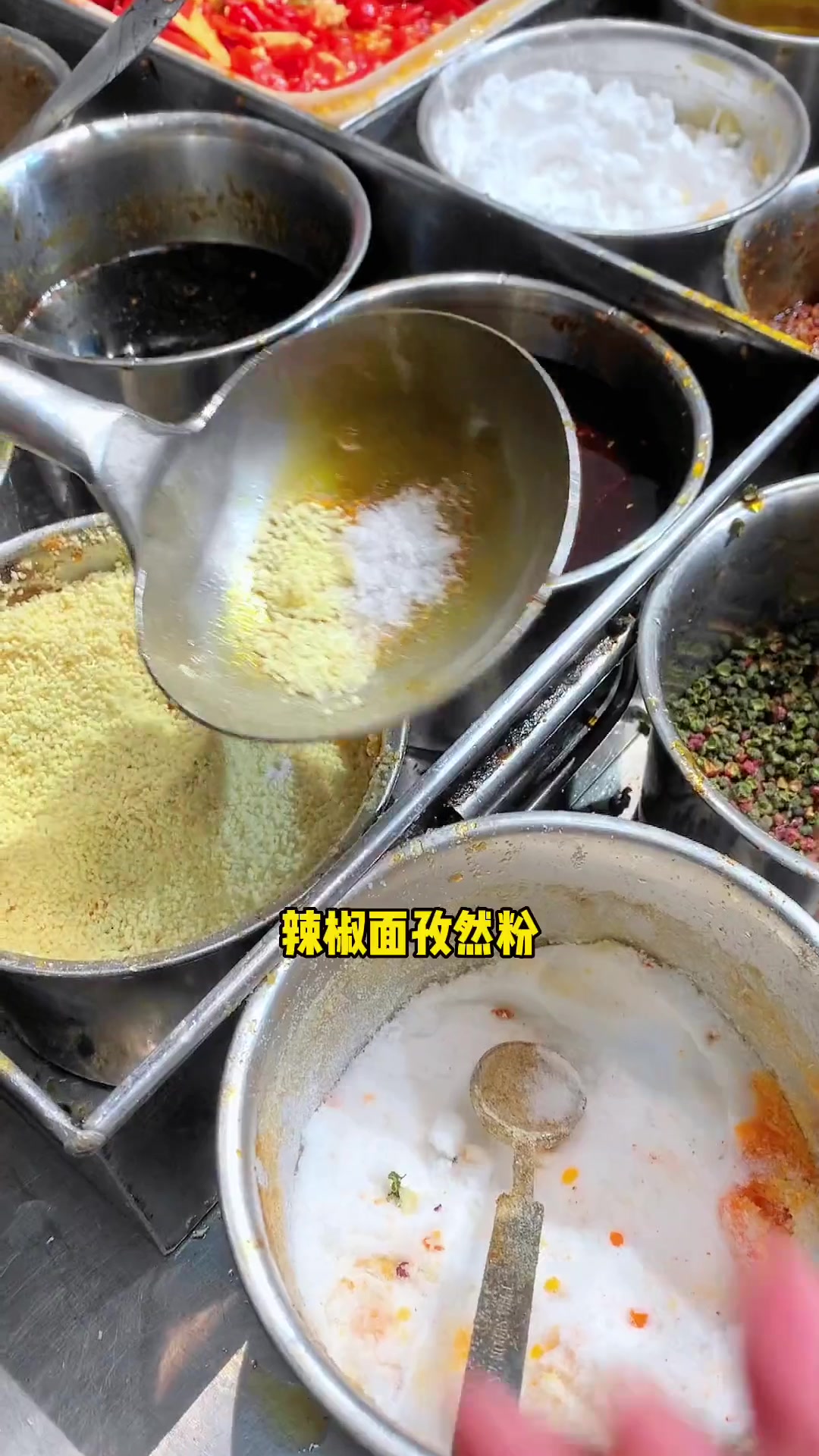 今天教大家一道香辣鸭头,一份打包的,鸭头下酒天长地久