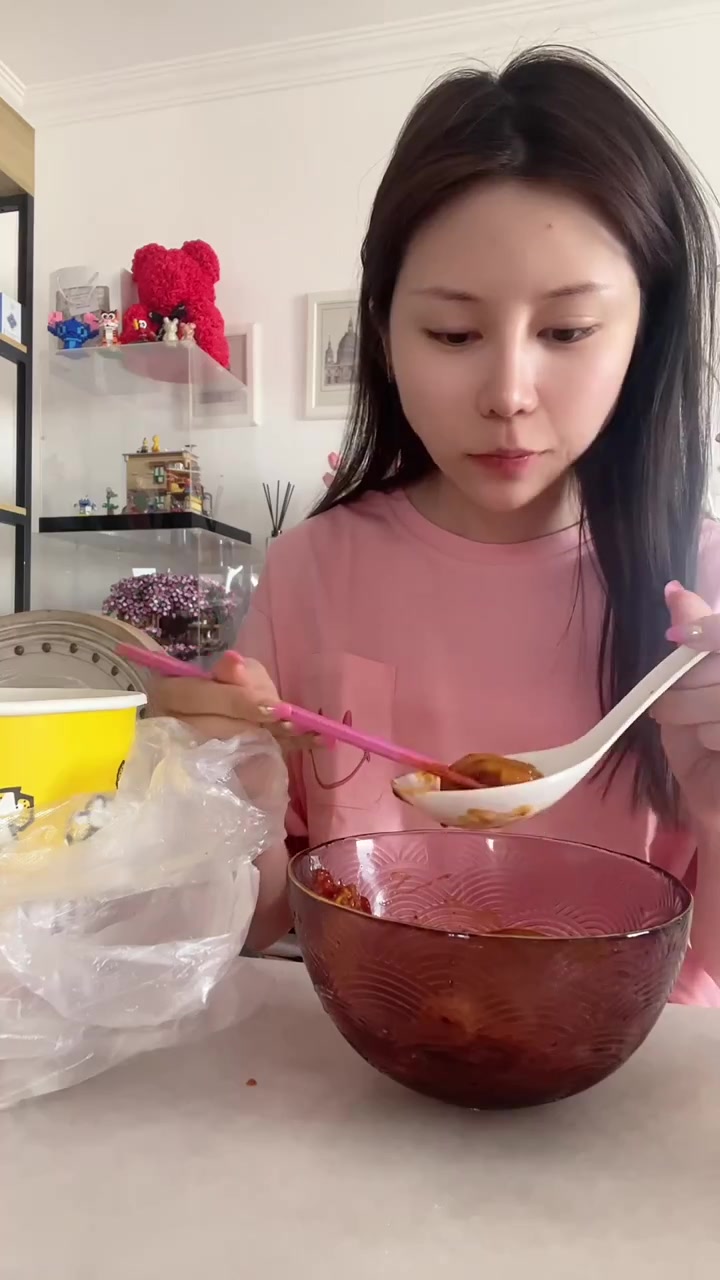 外卖鸡柳配超好吃自炒米粉,再来口小椰水