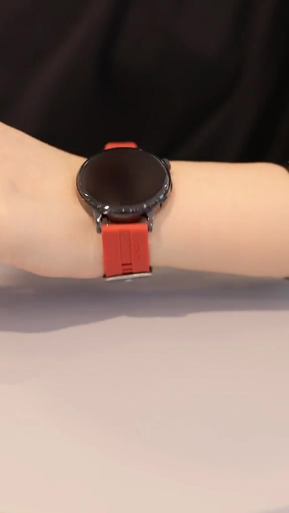 华为女款GT3黑色小天鹅智能手表