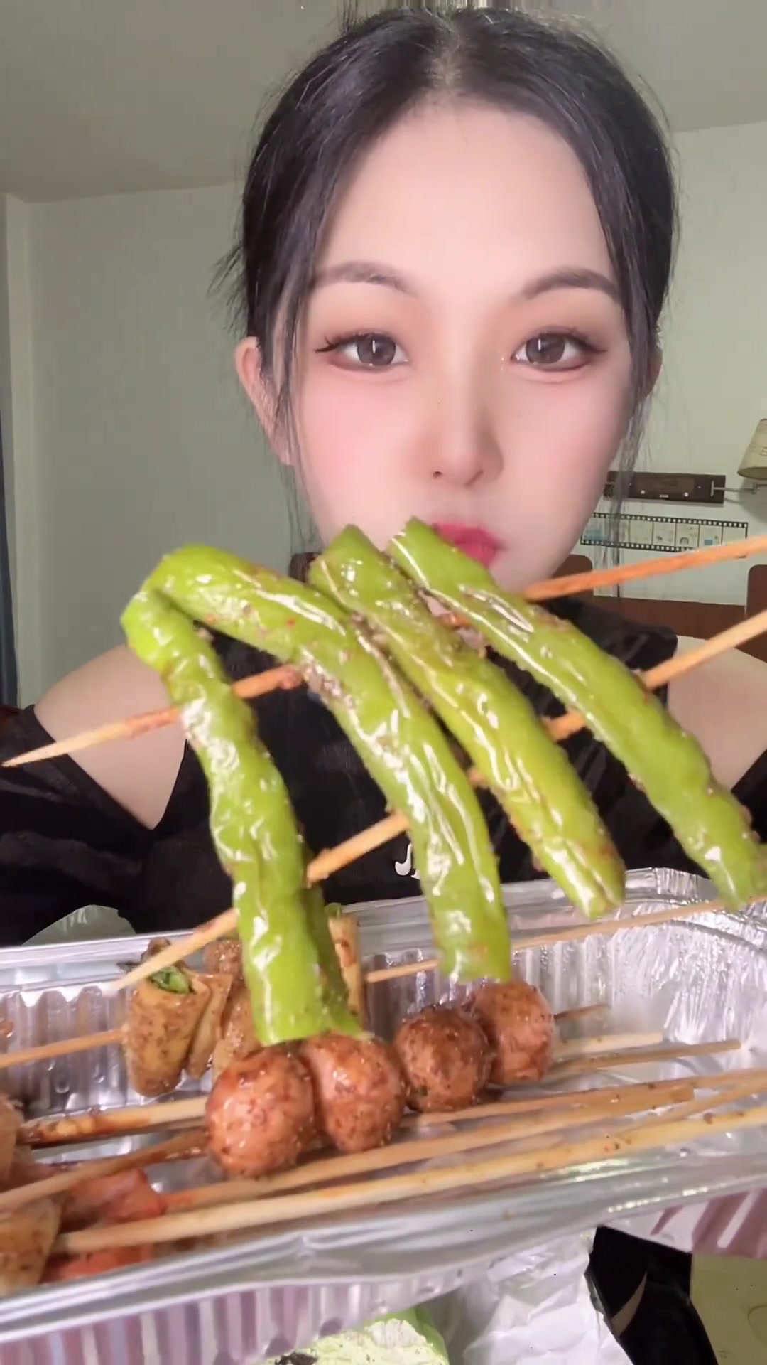 我爱吃抹茶奥利奥千层蛋糕和烤串