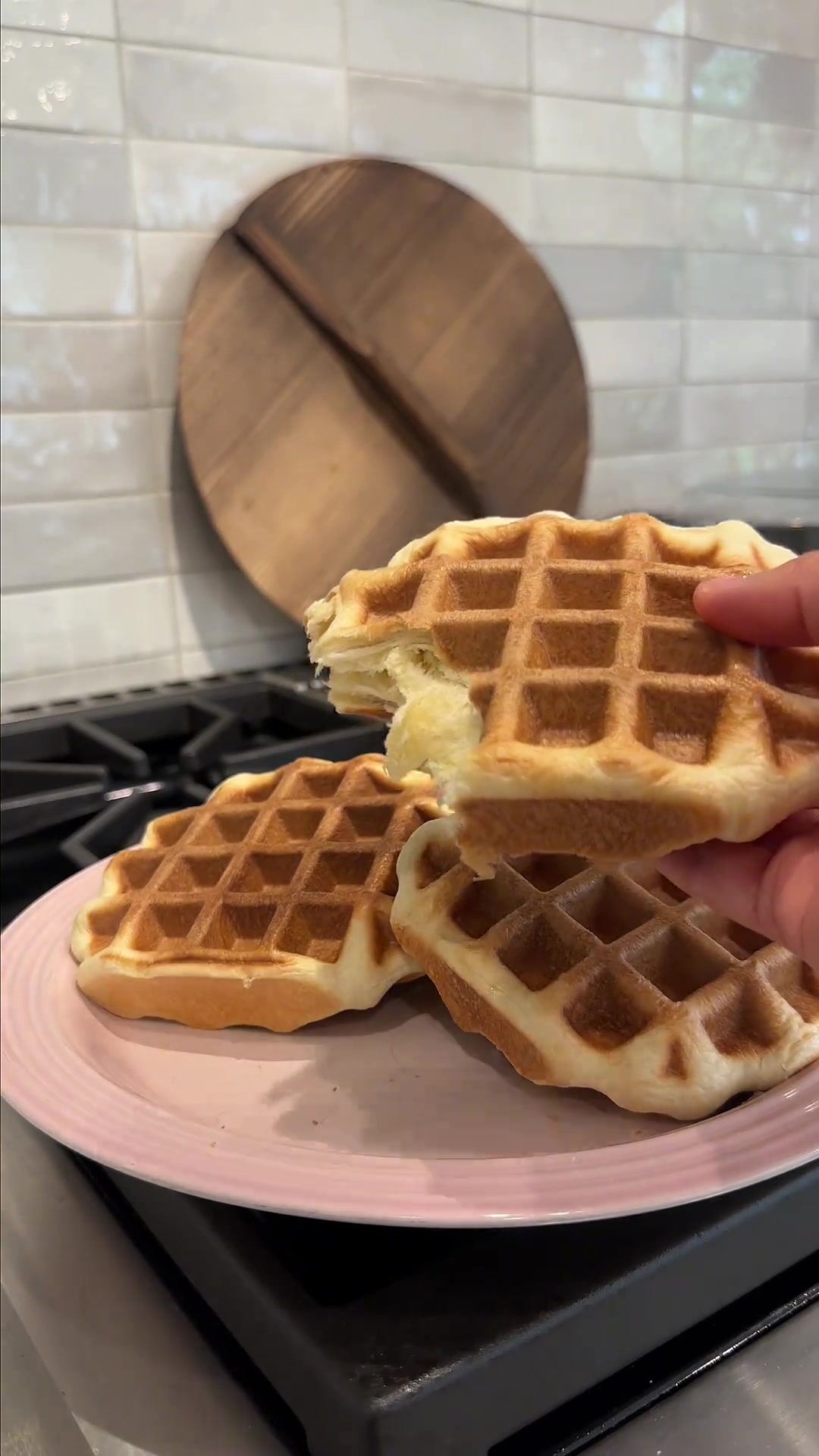 糊弄备餐学Waffle:500g面粉+2个鸡蛋+60g糖+5g耐高糖酵母+10g盐+175