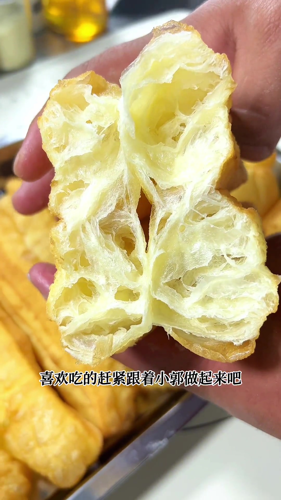 北方人早餐吃什么?油条豆腐脑,蓬松酥脆,内里柔软,都吃过吧