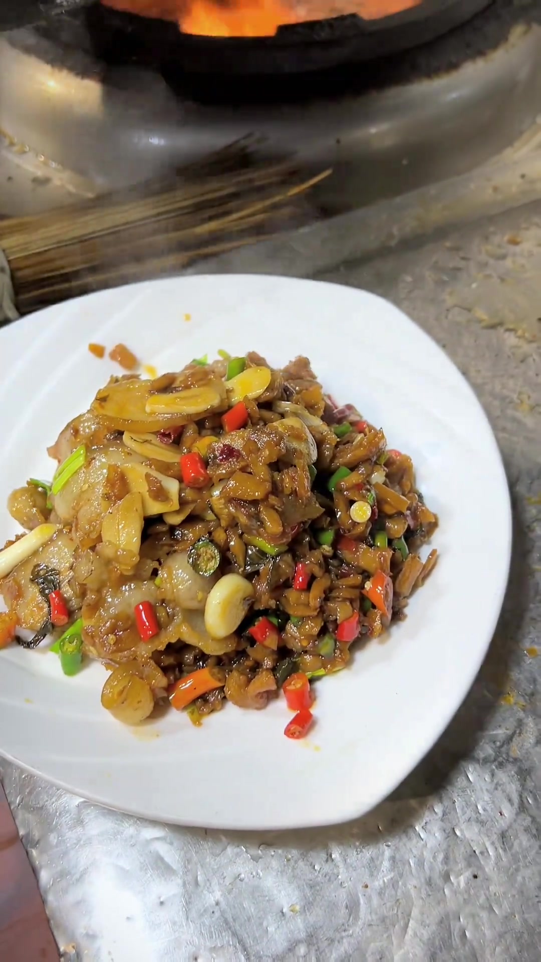 外婆菜回锅肉做起来!