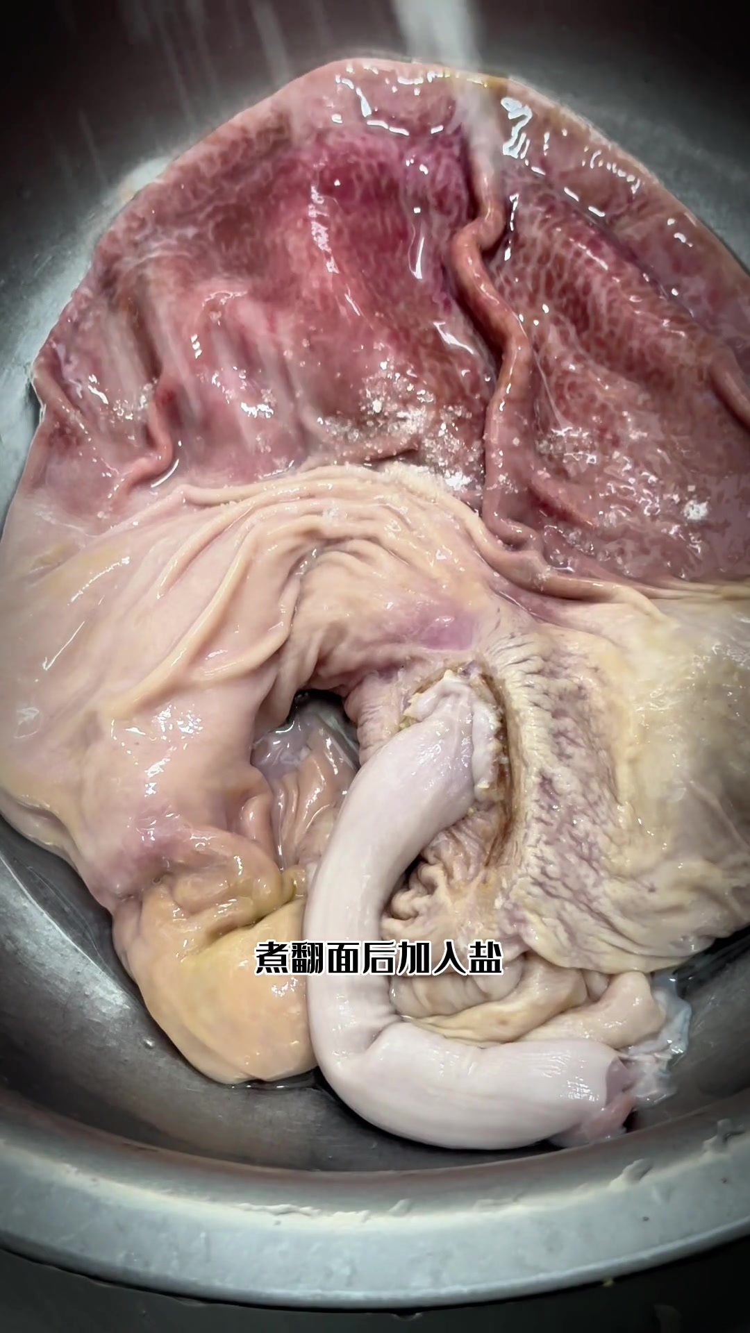 老婆想吃猪肚包鸡,今天自己在家做一道家庭版的