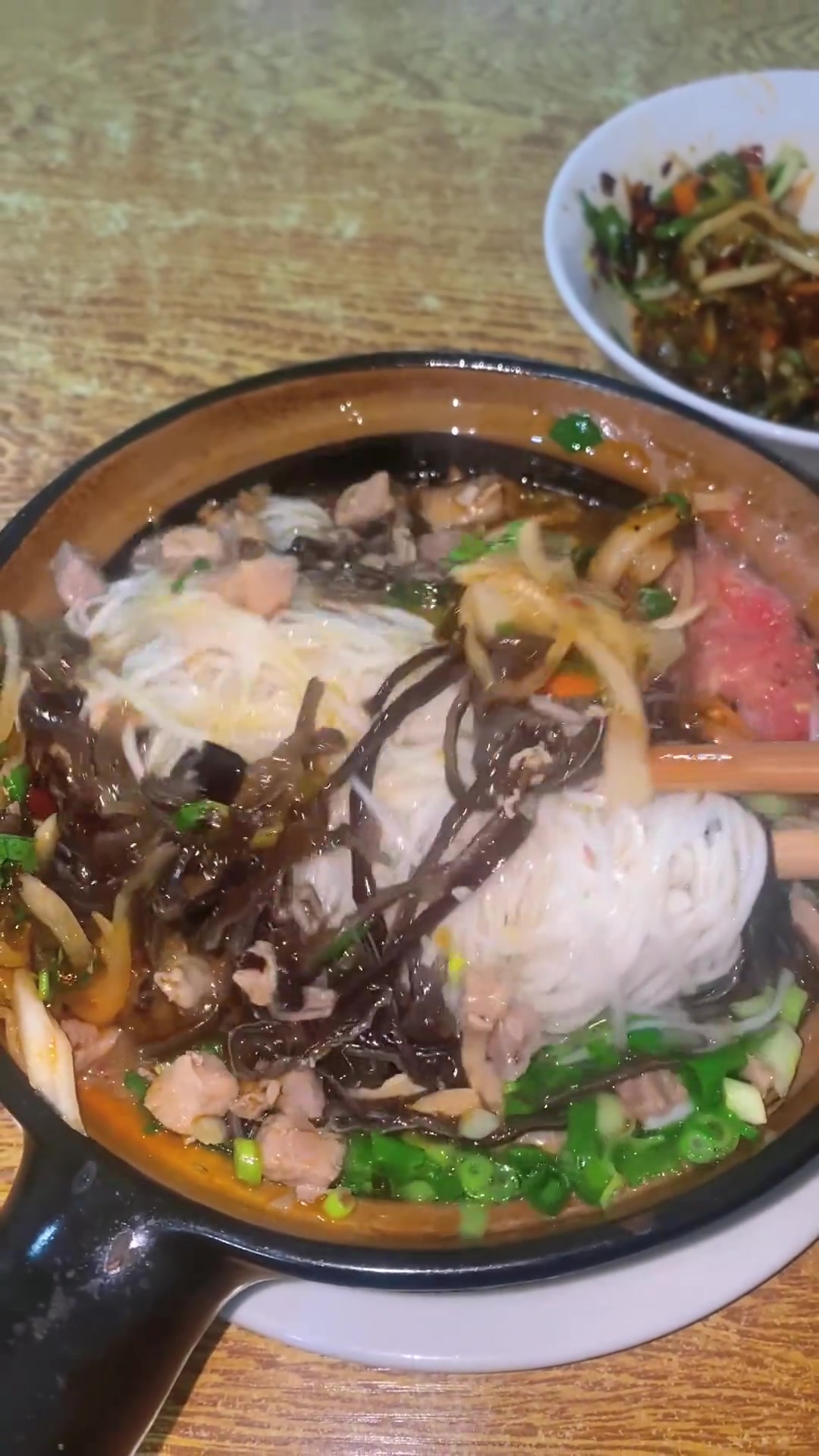 你也在找人民医院旁边那个砂锅饵丝吗?