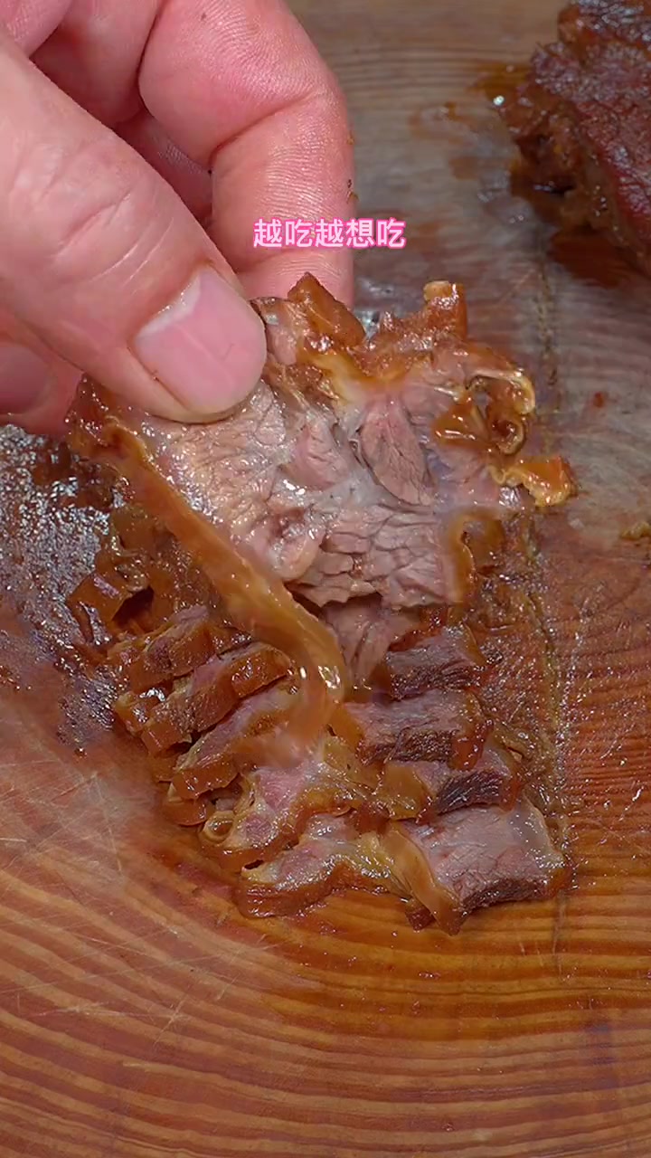 卤牛肉千万别乱放调料，按照我的方法做软嫩不柴