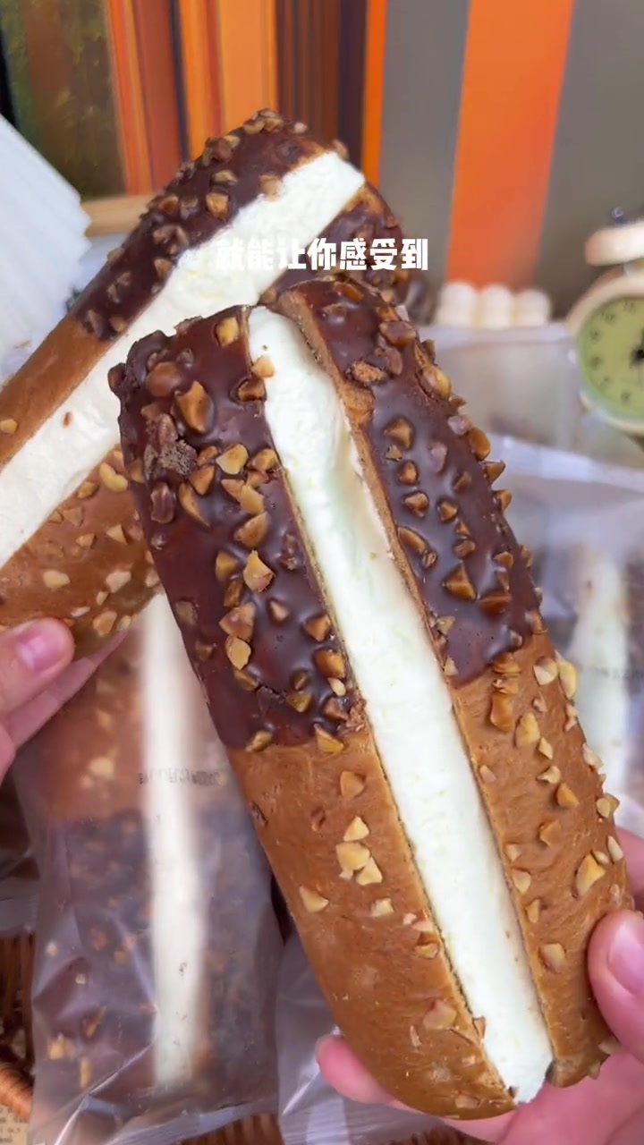一口就能吃到梦龙雪糕和奶油泡芙!软乎乎真的巨好吃