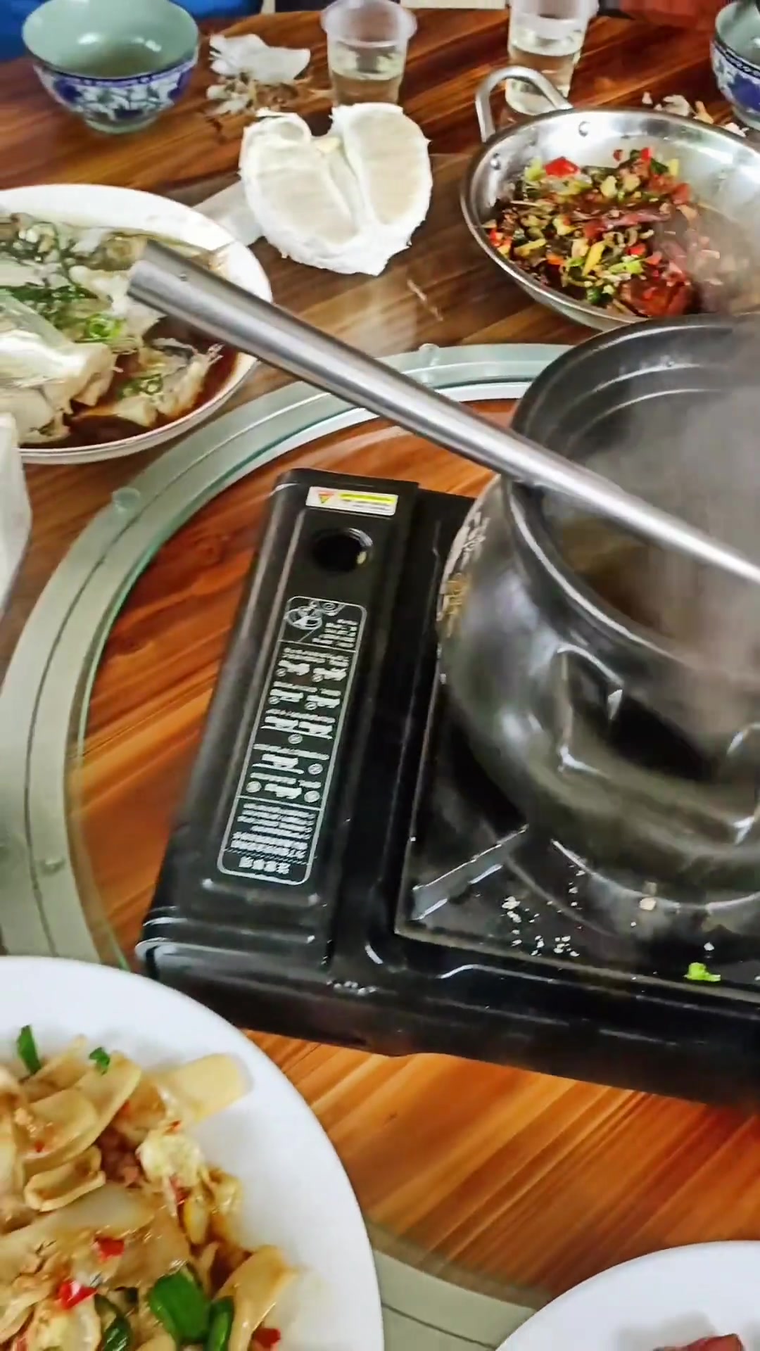 土灶柴火土鸡,高山泉水鸡汤,来口瑶山做客!