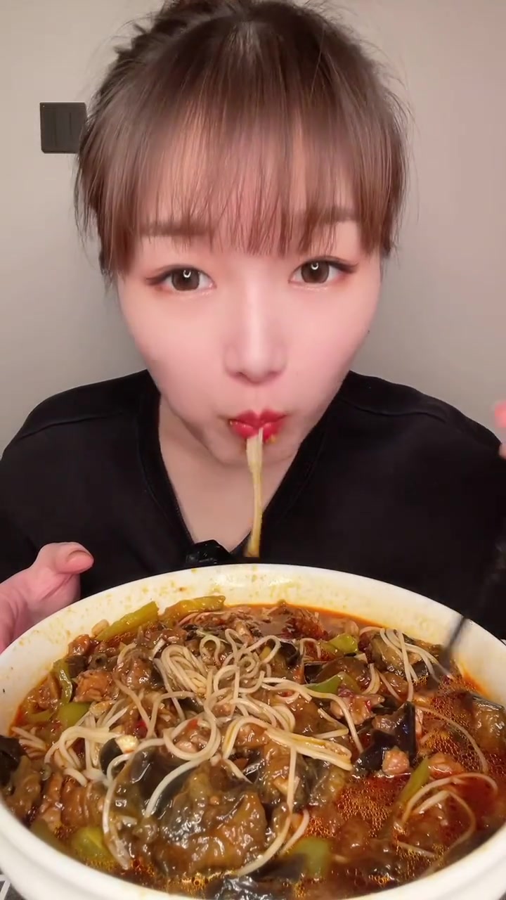 红烧茄子盖浇面