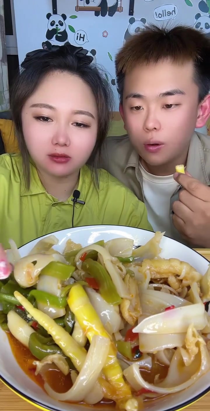 酸辣爽口嘎嘣脆!贡菜鸡爪鸡肘啥都有,超好吃!
