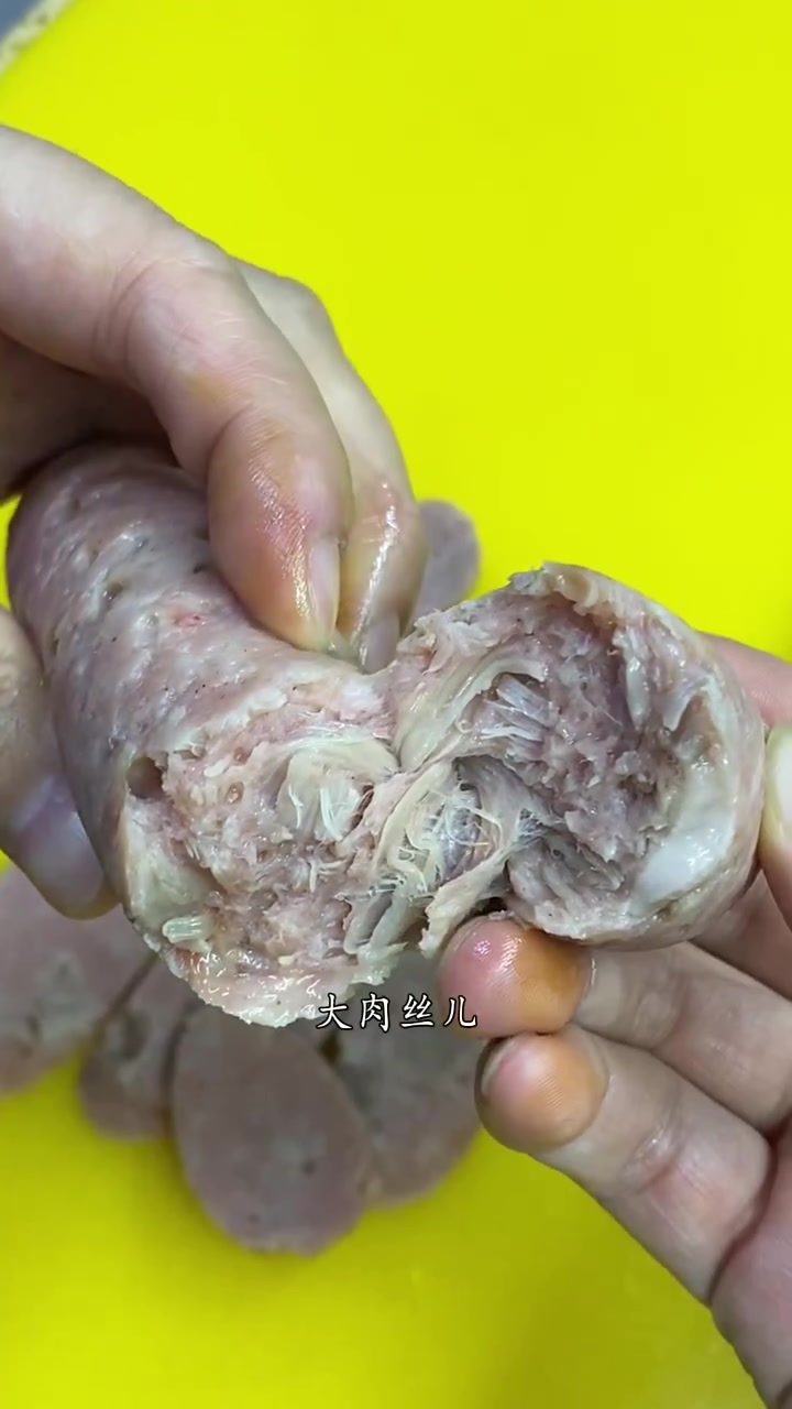刚会抓饭的宝贝也能吃！在家自制现吃的放心火腿肠