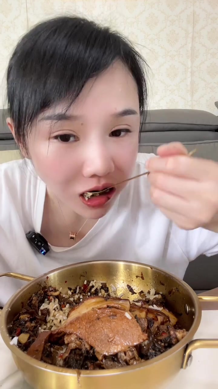 聪厨梅菜扣肉盖饭