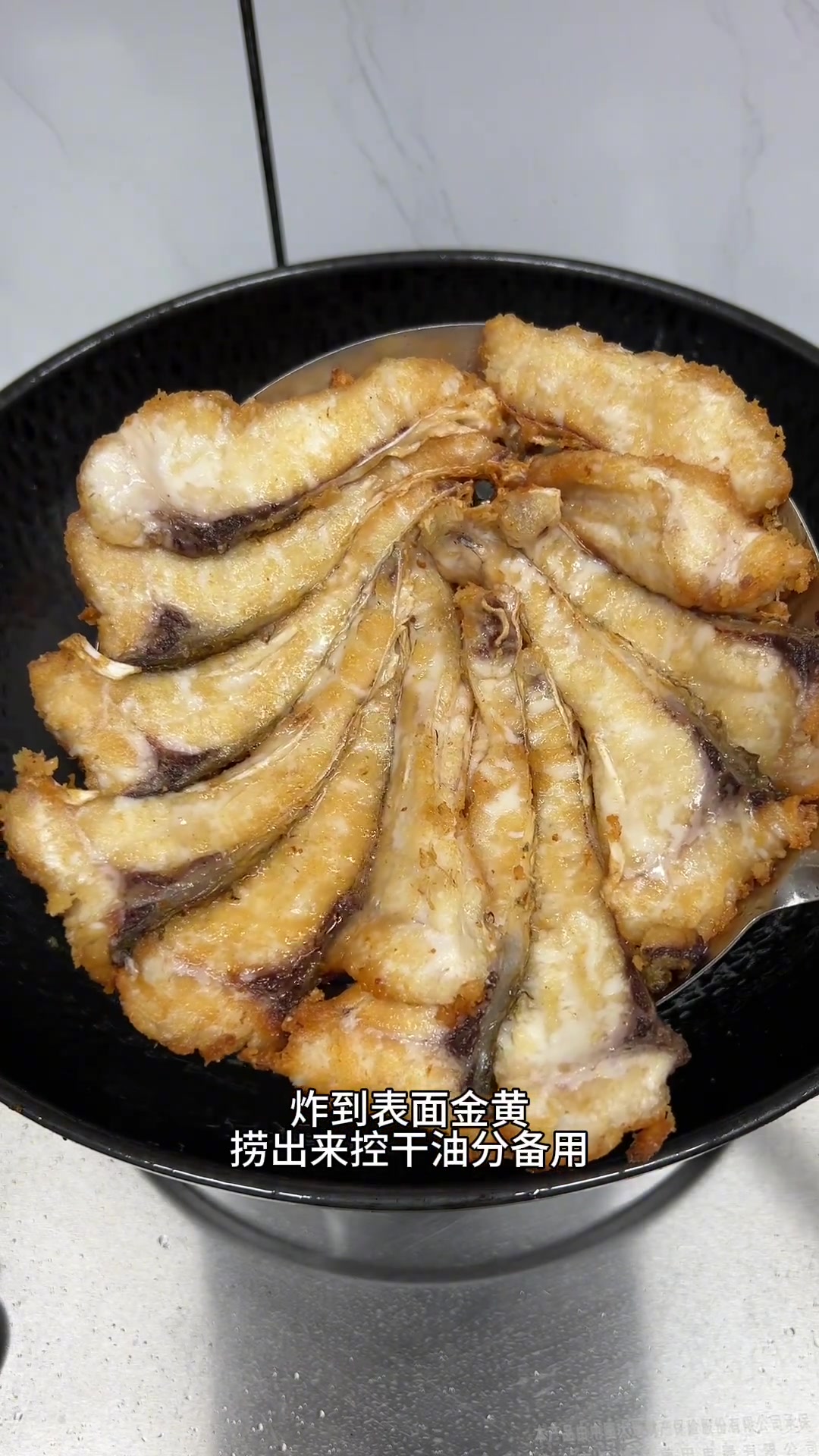 潮汕家常菜：豆干焖草鱼腩，美味又下饭