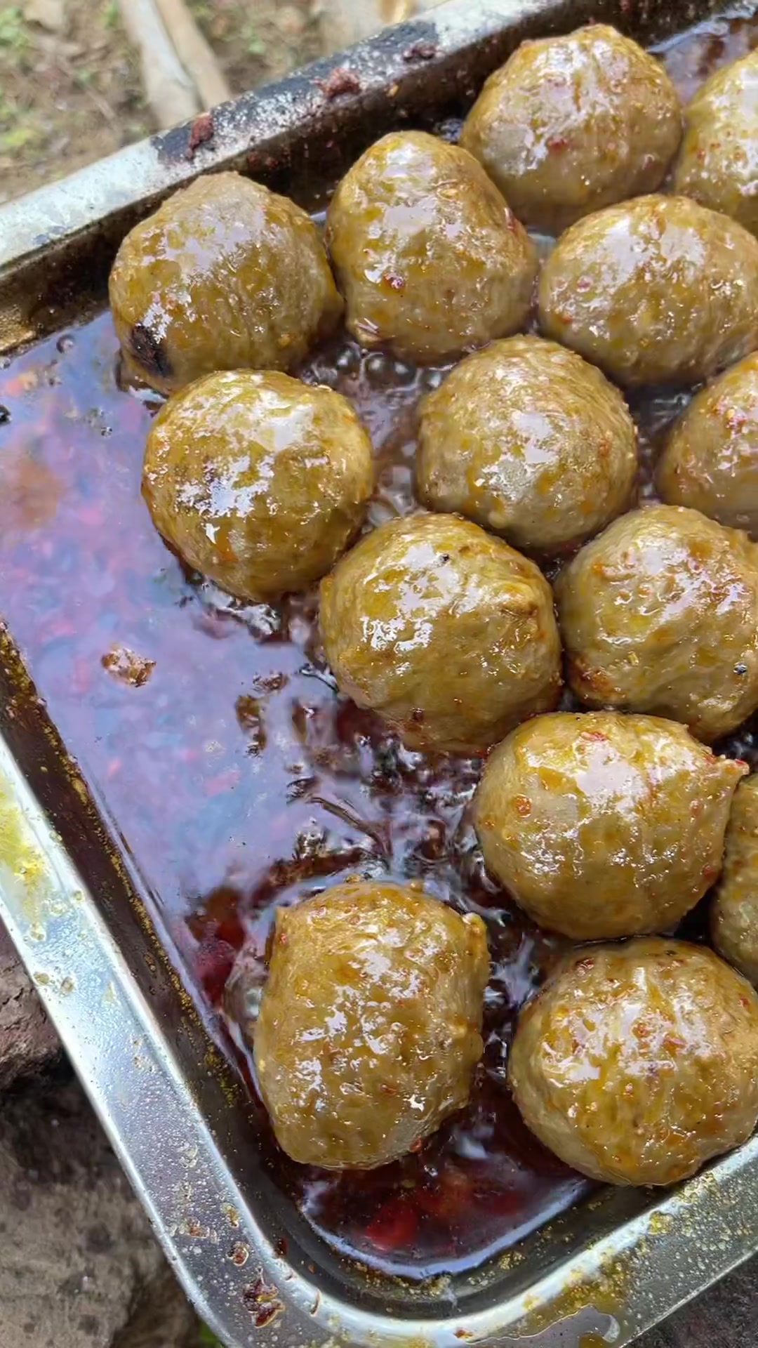 火烤撒尿牛肉丸,撒上辣椒粉真香