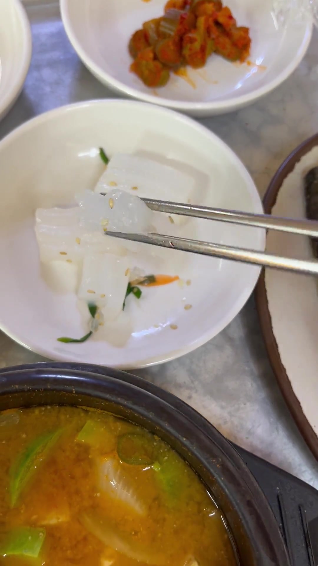 尝尝韩国最普通的家常饭，一般小饭店都会有这个菜品