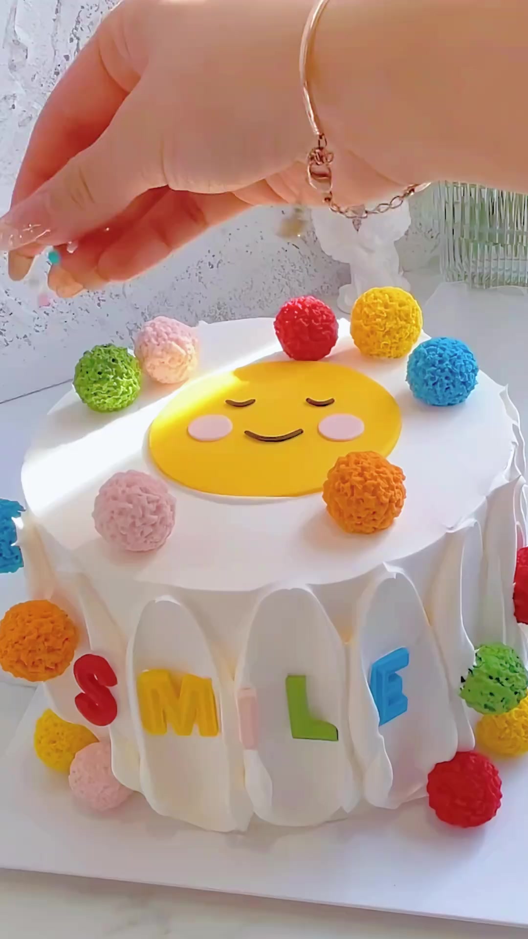 生日氛围感笑脸蛋糕，简单精致，新手友好，快来做！