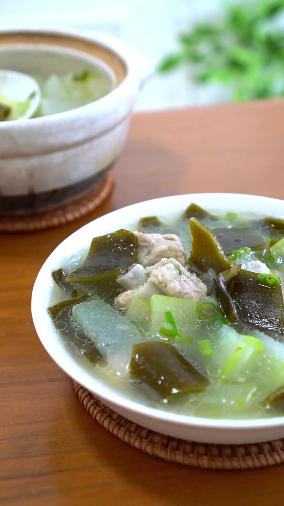 海带排骨汤一定不要先泡发海带,排骨也不要焯水,今天告诉你怎么做鲜而不腻