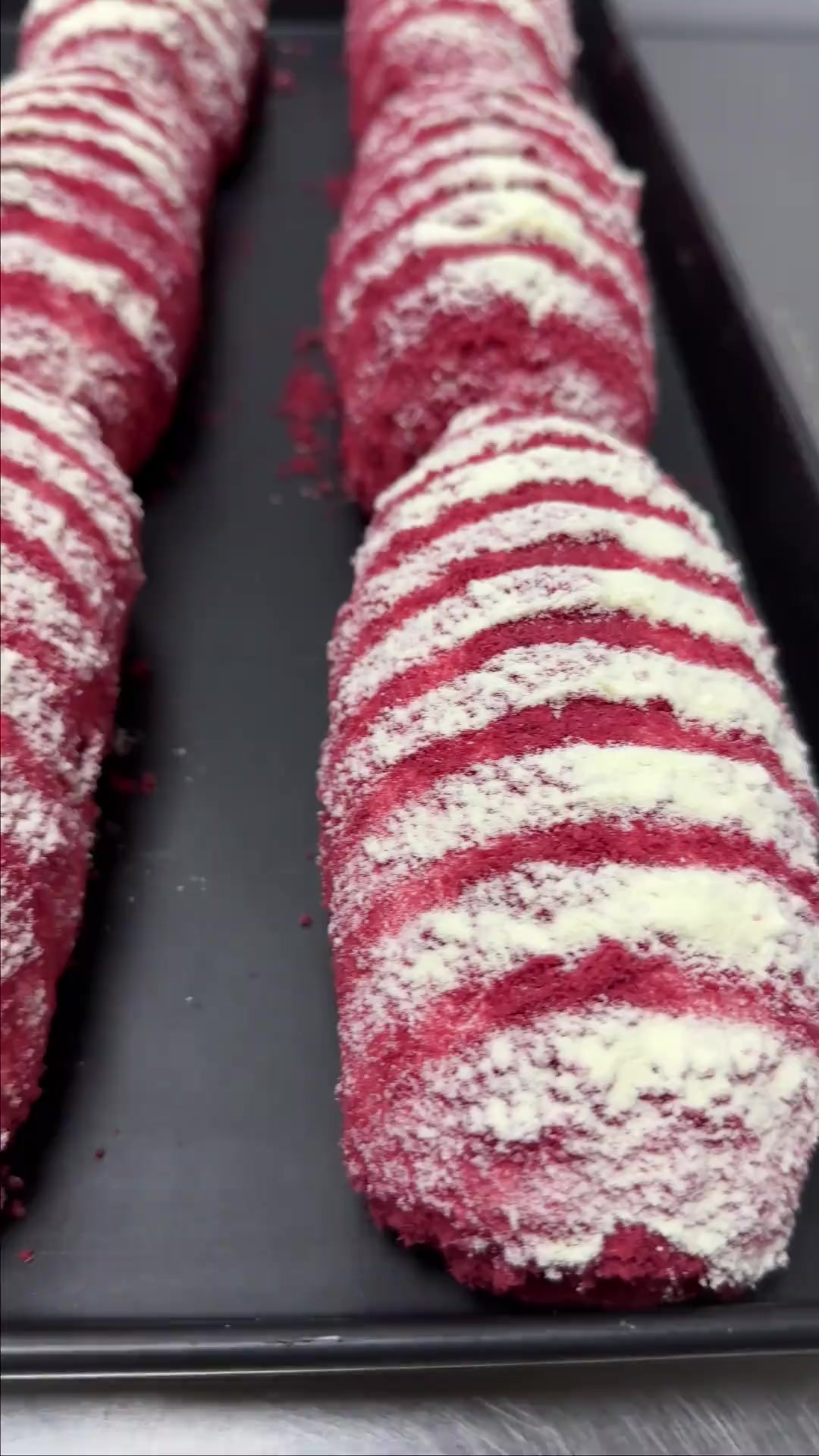 红丝绒面包教程，简单几步get奶油夹心美味！