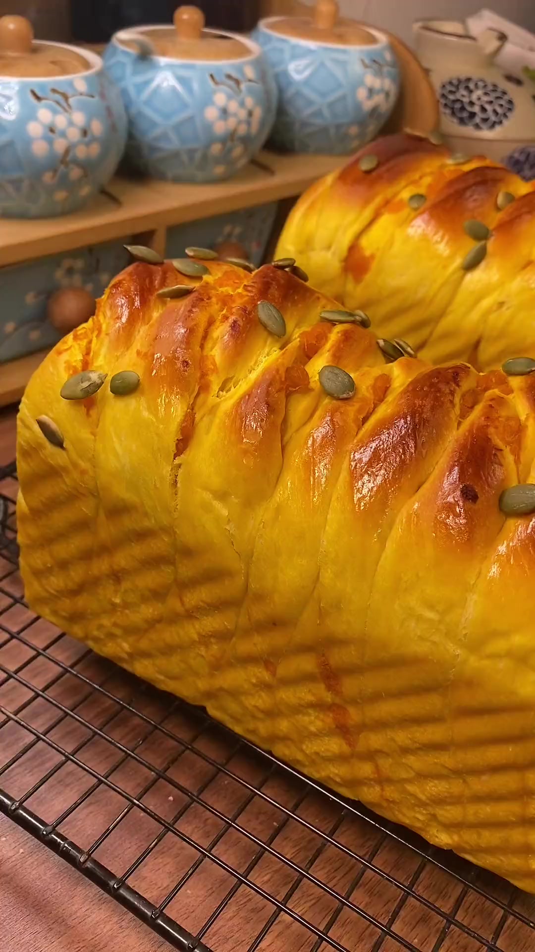 家里南瓜吃不完？给孩子做这款吐司，好看好吃又营养