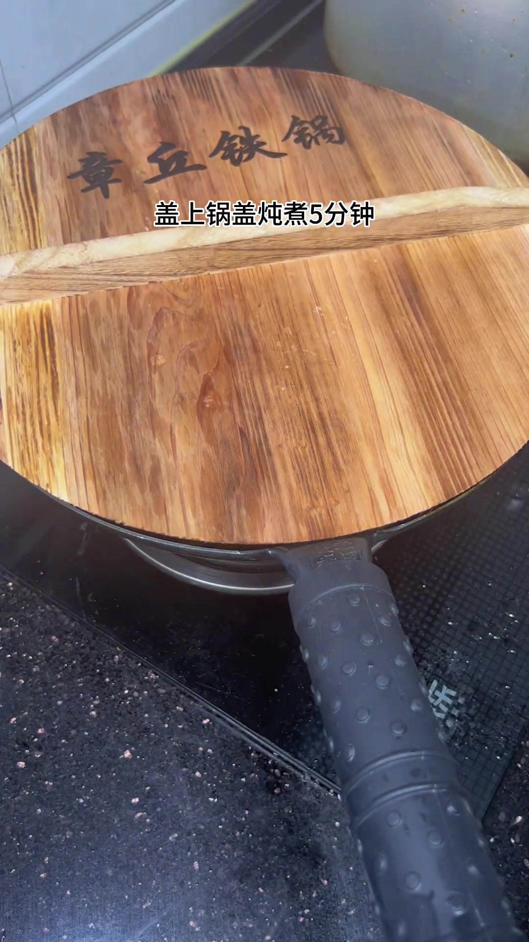 想吃小龙虾？别去外面，在家做简单又方便！