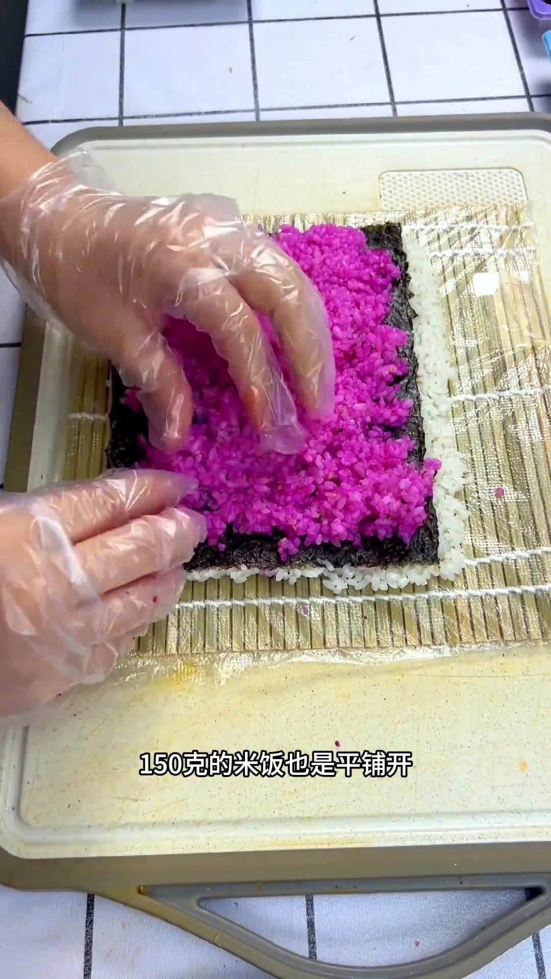 分享椰蓉火龙果寿司卷，一起动手做起来吧