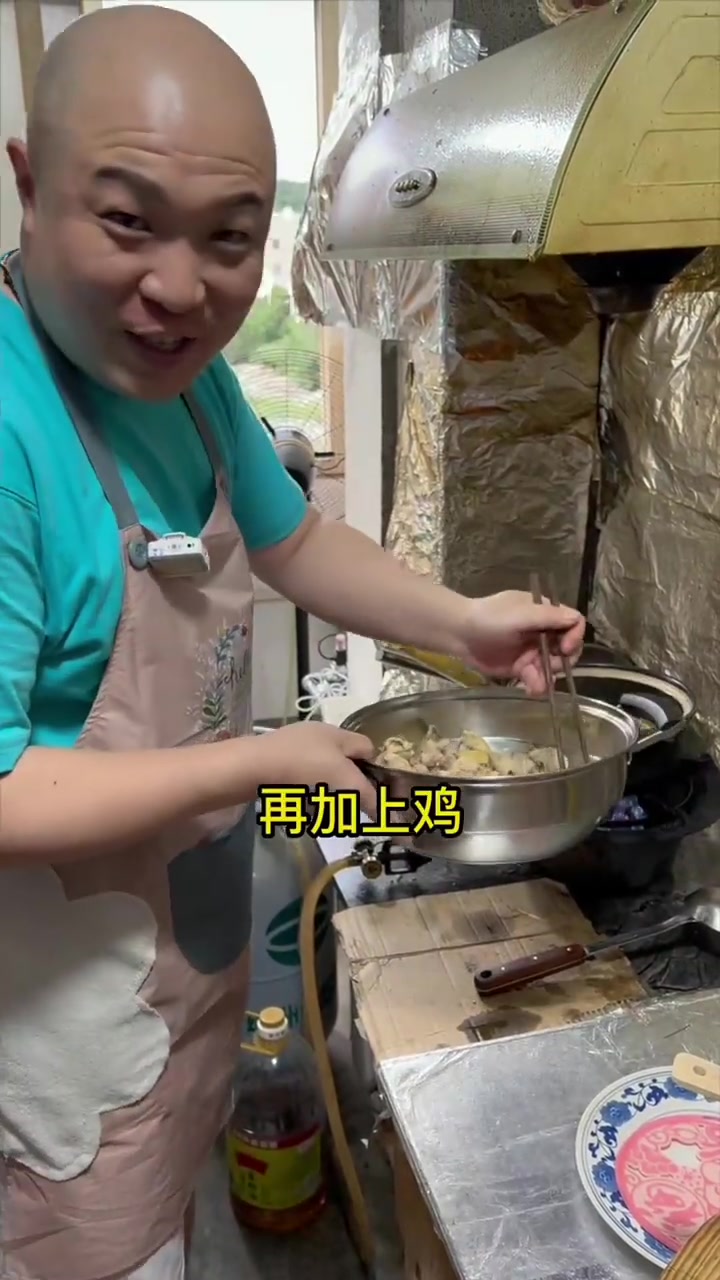 排骨鲍鱼炖鸡那叫一个地道