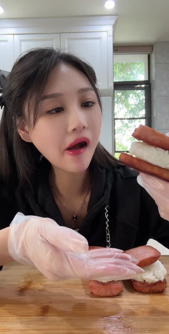 王家渡午餐肉汉堡