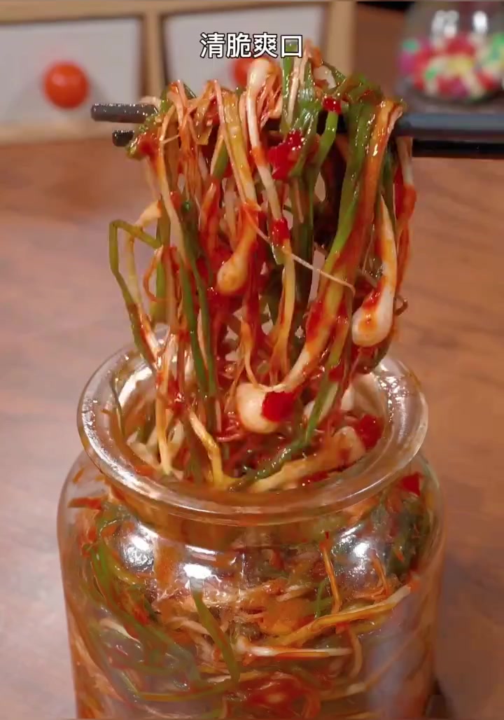 不一样做法!教你把小葱做成能长时间储存的泡菜