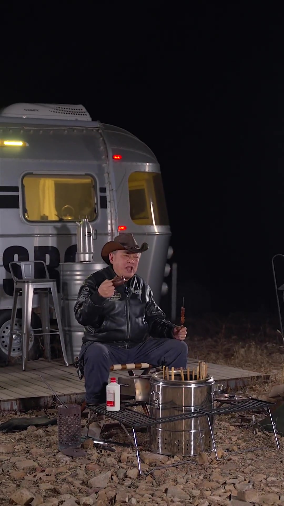 双绝羊肉串！谁烤谁好吃！我说的！