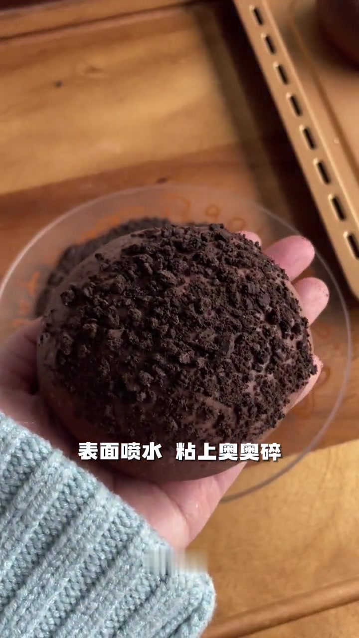 挑战100款面包｜「09爆浆巧克力雷神软欧包」