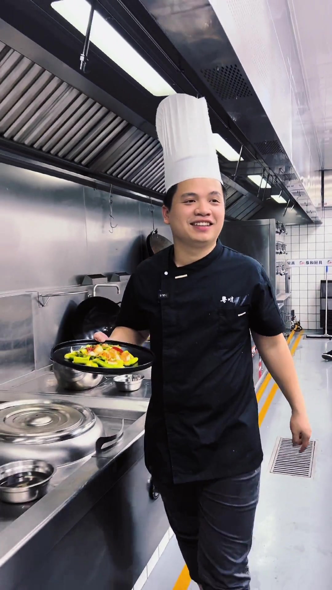 很多人想看我做经理餐，今天就给大家安排个粤菜经典小炒“芦笋炒元贝”看到最后却让人很意外！