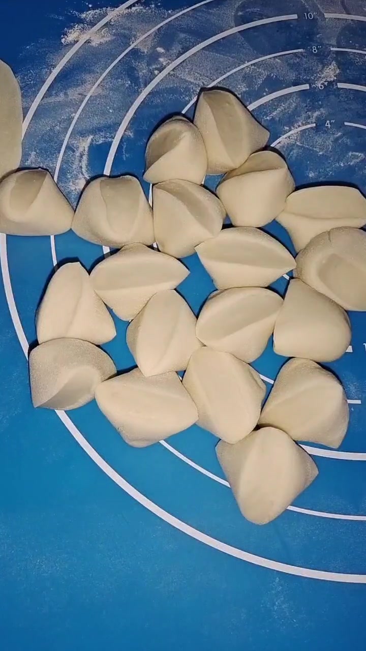 大萝卜牛肉馅饺子这样包，鲜香美味超好吃！