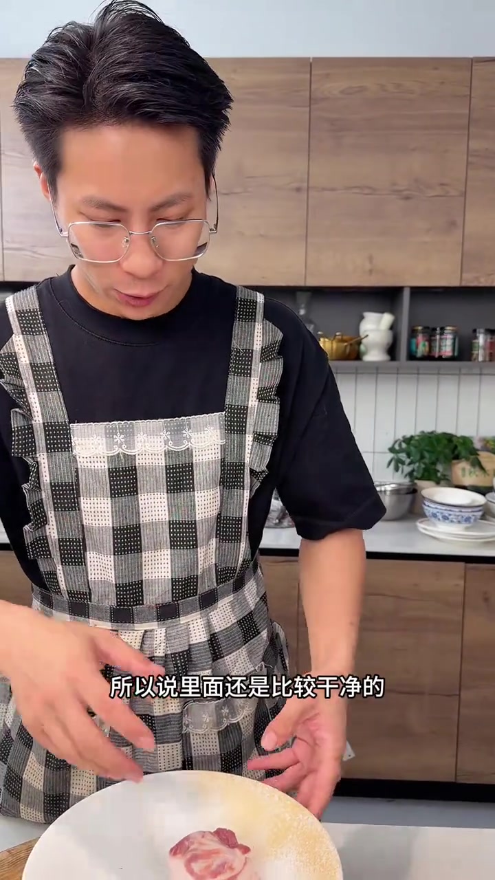 最难炒的家常素菜，手撕包菜，怎样才能做到脆嫩爽口，不出汤？
