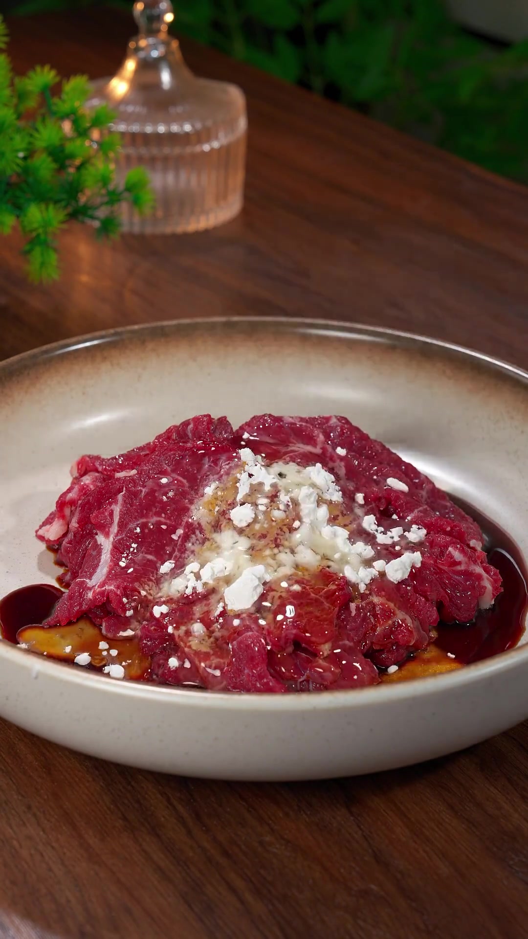 5分钟搞定的凉拌牛肉,牛肉香辣不柴,做法简单好吃