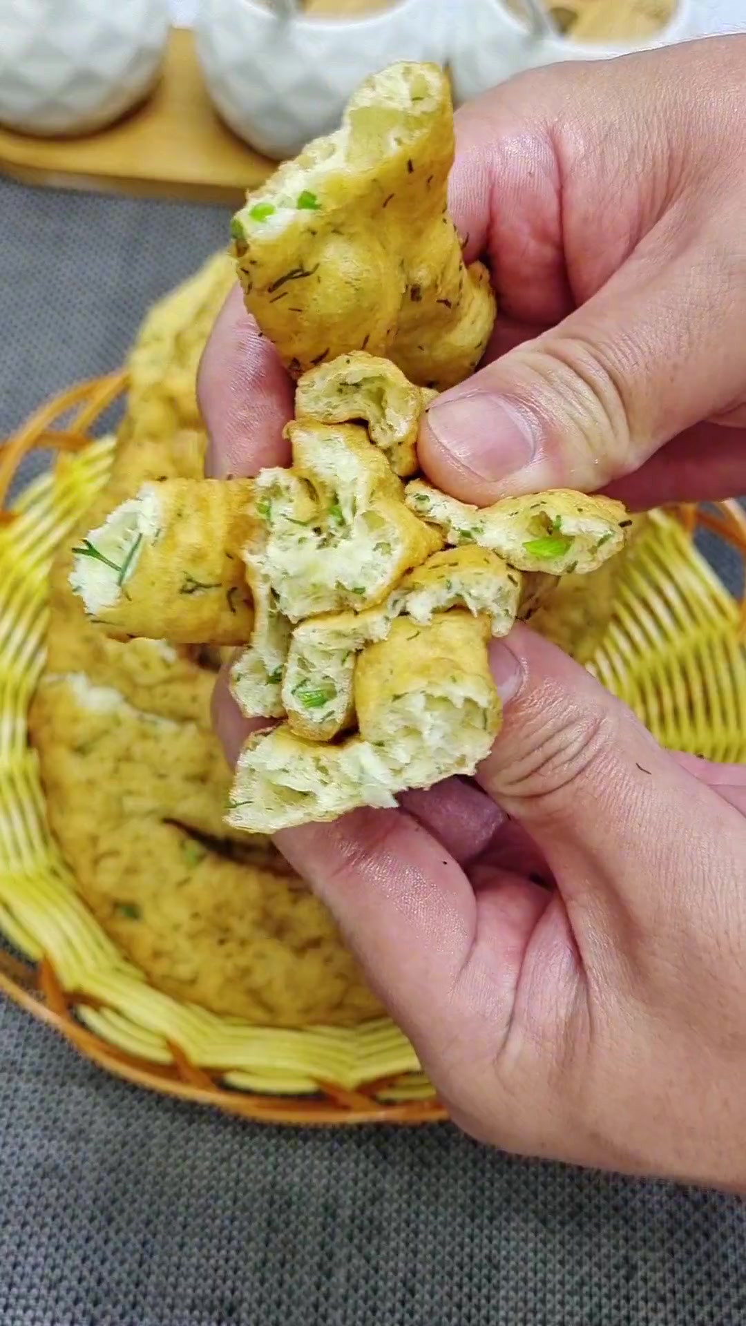 这个炸油饼真是太好吃，外酥里软比早餐店的都好吃